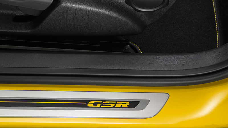 Illustration for article titled 2014 Volkswagen Beetle GSR And R-Line: Angry Bugs With Angry Names And Happy Faces